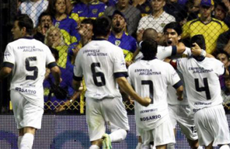 Sebastián Abreu festejando el último gol ante Boca