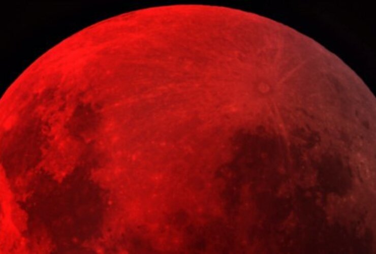 Imagen de #EclipseLunar durante la madrugada de este martes