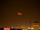 Imagen de En imágenes: La #LunaRoja en todo el mundo