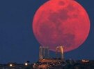 Imagen de En imágenes: La #LunaRoja en todo el mundo