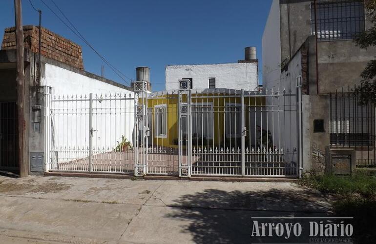 La vivienda est&aacute; ubicada sobre calle Vacarezza al 800