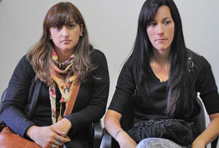 Ellas buscan. Jorgelina y Nadia, sobrinas de la docente, quieren que se active la investigación.