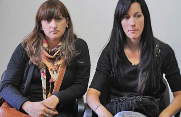 Ellas buscan. Jorgelina y Nadia, sobrinas de la docente, quieren que se active la investigación.