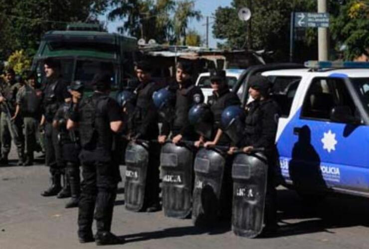 Los operativos se realizaron al mediodía en la zona conocida como Fuerte Apache, en Flamarión al 5100. Foto: S. Toriggino Los operativos se realizaron al mediodía en la zona conocida como Fuerte Apache, en Flamarión al 5100. Foto: S. Toriggino