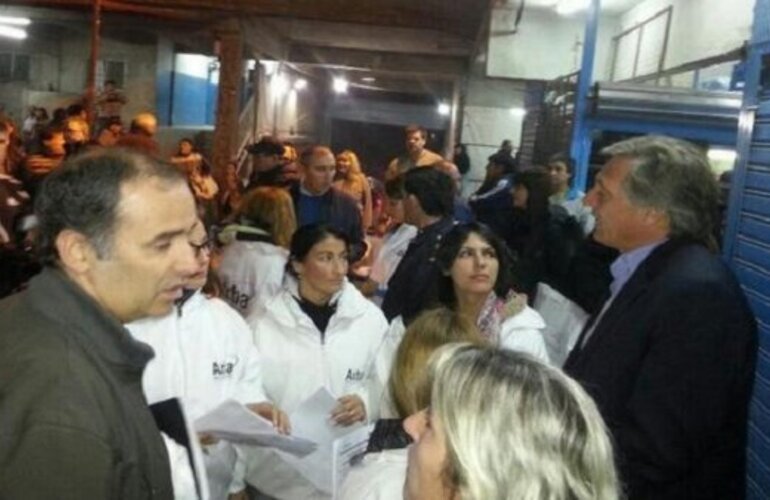 Imagen de Sorpresivo operativo fiscal en la feria La Salada durante la madrugada