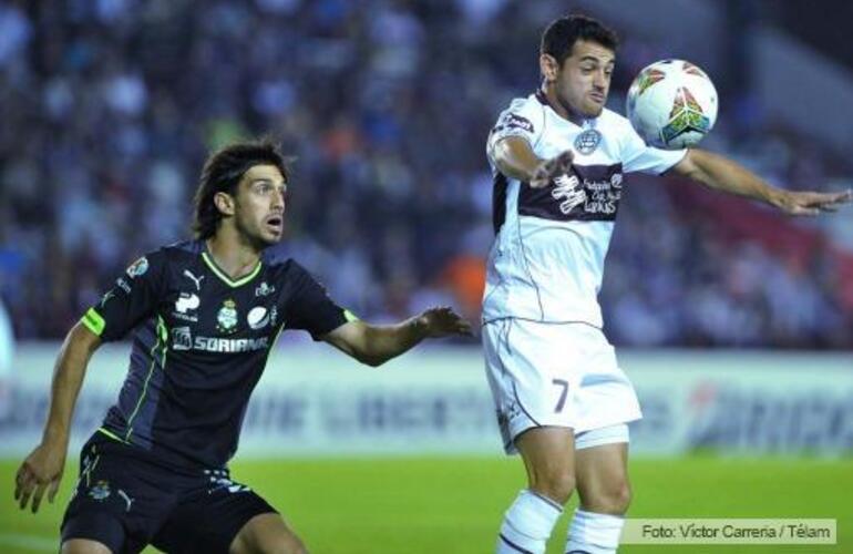 Imagen de Copa Libertadores: Lanús ganó 2 a 0 en México y clasificó para los cuartos de final de la Copa