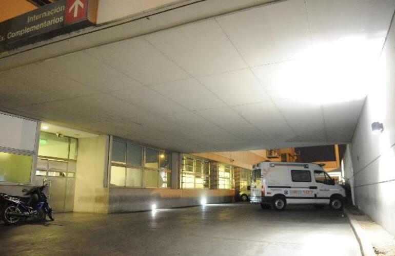 El Hospital de Emergencia, donde está internada la víctima del intento de asalto. Foto: Archivo La Capital El Hospital de Emergencia, donde está internada la víctima del intento de asalto. Foto: Archivo La Capital