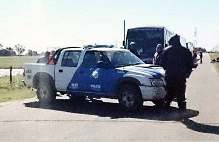 La asamblea en Pérez concluyó con graves incidentes, provocando la muerte de Nicolás Savani de 27 años y otros cuatro heridos. La asamblea en Pérez concluyó con graves incidentes, provocando la muerte de Nicolás Savani de 27 años y otros cuatro heridos.