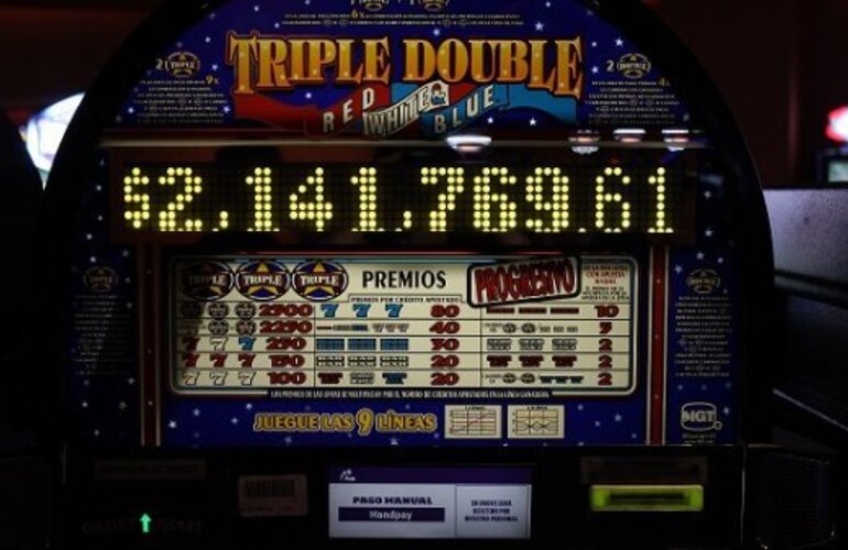 Imagen de Apostó y ganó: Una mujer se alzó con 2 millones de pesos en un juego tragamonedas