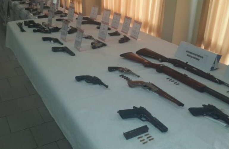 Imagen de Secuestran casi 100 armas, drogas y autos: hay unos 20 detenidos