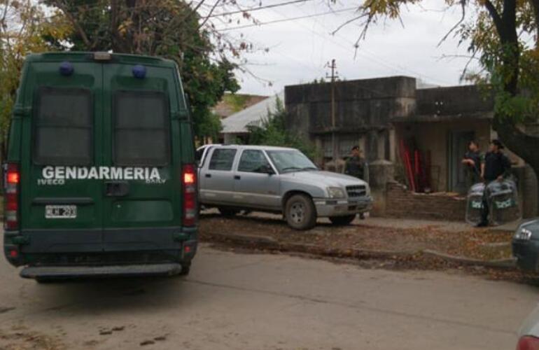 Imagen de Detuvieron en Pérez al líder de una banda narco y secuestraron estupefacientes en un amplio operativo