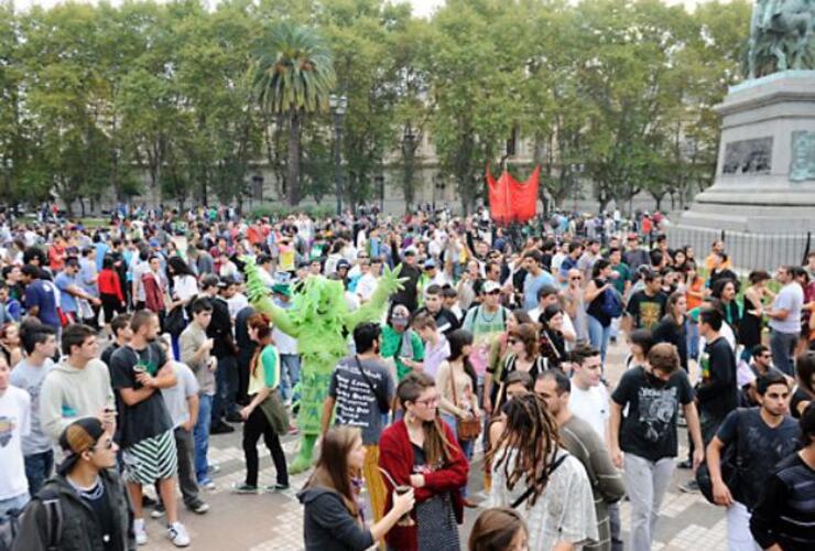 Imagen de Masiva marcha a favor de la despenalización de la marihuana