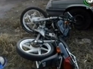 Así quedó la moto en la que se trasladaba la bombera. Foto: captura de pantalla Canal 5
