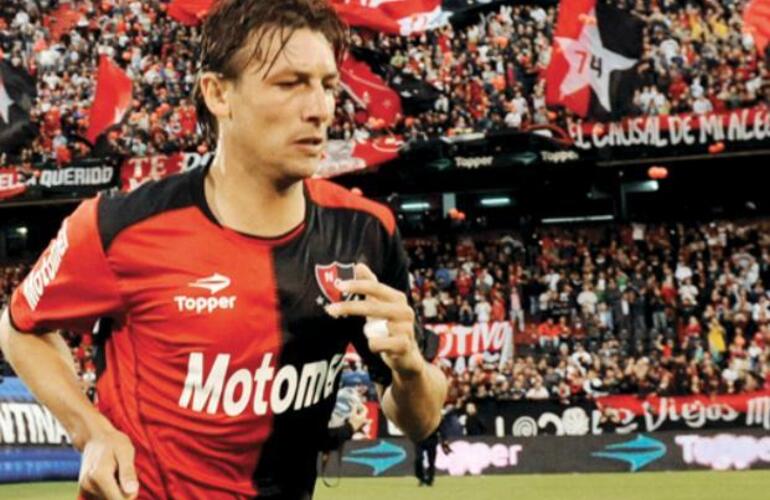 El último ingreso al Coloso como jugador. El Gringo se despide del fútbol profesional. Foto: M. Bustamante. La Capital El último ingreso al Coloso como jugador. El Gringo se despide del fútbol profesional. Foto: M. Bustamante. La Capital