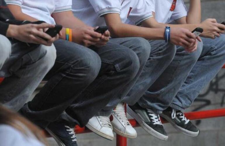 Imagen de Venderle celus a chicos de 7 a&ntilde;os, el nuevo objetivo