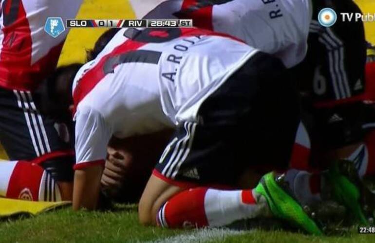 Imagen de River se quedó con la copa en el duelo de campeones