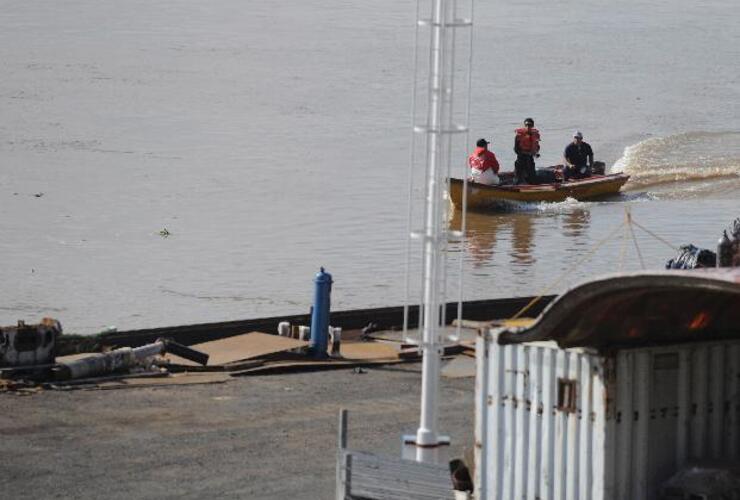 Foto: La búsqueda de los desaparecidos se inició a penas se conoció el hecho. Foto: Guillén. Archivo La Capital