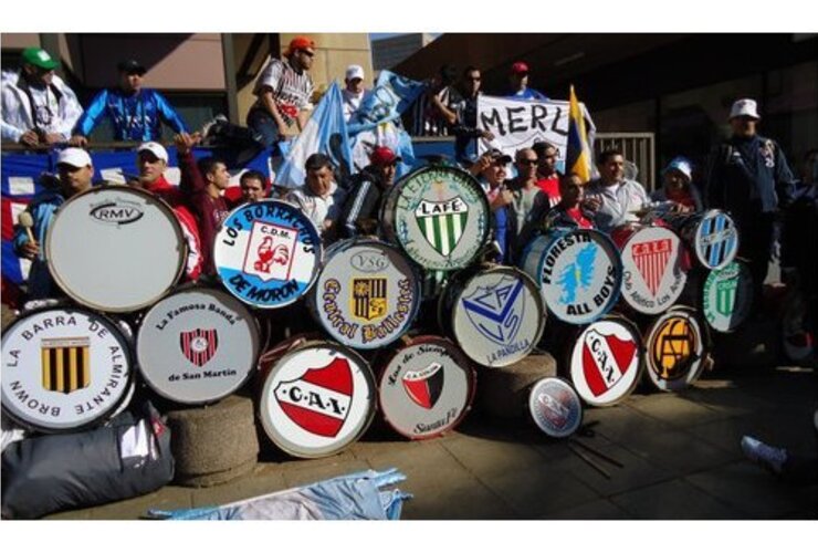 Imagen de Hinchadas Unidas denuncia que la AFA se qued&oacute; con 3500 entradas de los barras