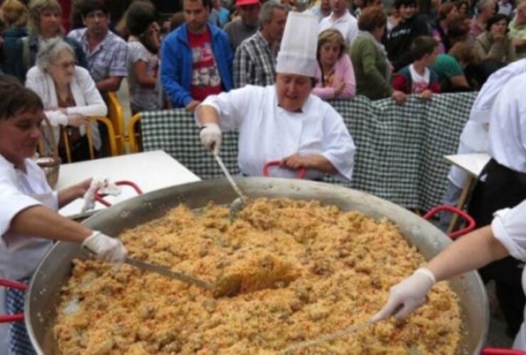 Imagen de Argentina batió un récord Guinness con el arroz con pollo más grande del mundo