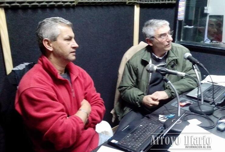 Eduardo Carlucci y "Fito" Barducci en los estudios de Radio Extremo. Foto: Florencia D´Alonzo