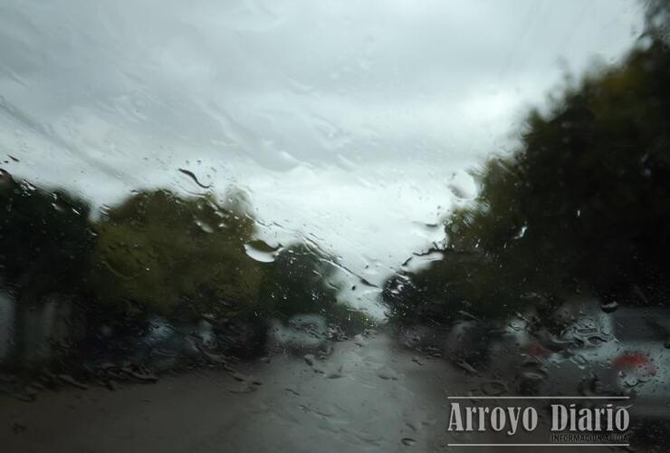 Imagen de Rige un alerta meteorológico por lluvias y vientos fuertes en la región sur de Santa Fe