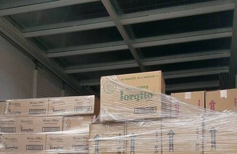 Imagen de Un dulce bot&iacute;n: Piratas del asfalto robaron un cami&oacute;n con cinco toneladas de alfajores