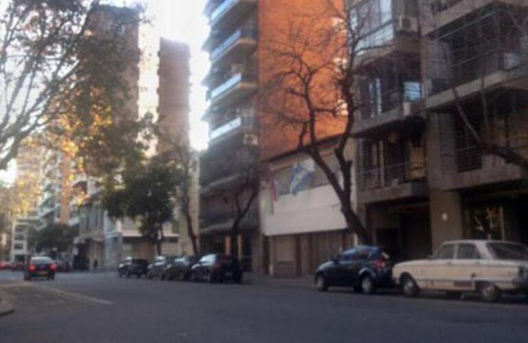 Buenos Aires al 1700, donde se erige el edificio en el que vive la v&iacute;ctima.