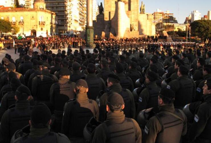 El inicio del acto contó con la presencia de efectivos militares, policiales,y otros organismos de seguridad. Foto: A. Celoria