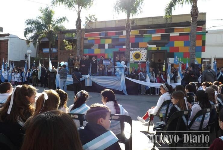 Imagen de Se realizó el acto oficial por el Día de la Bandera