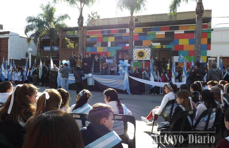 Imagen de Se realizó el acto oficial por el Día de la Bandera