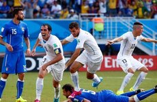 Imagen de Brasil 2014: Uruguay ganó 1 a 0 y dejó a Italia afuera