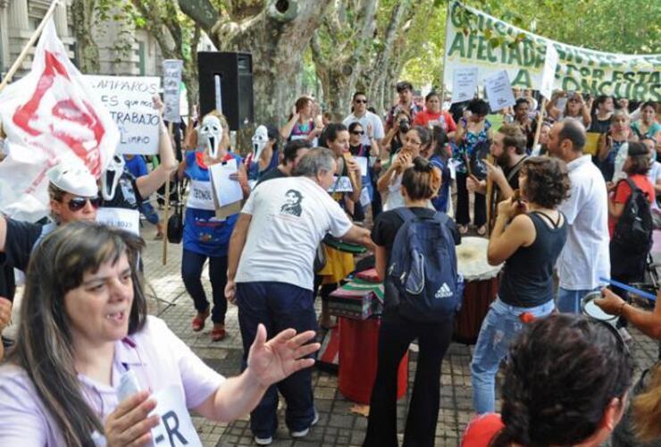 Los maestros rosarinos nucleados en Amsaf&eacute; se movilizan hoy a plaza San Mart&iacute;n.