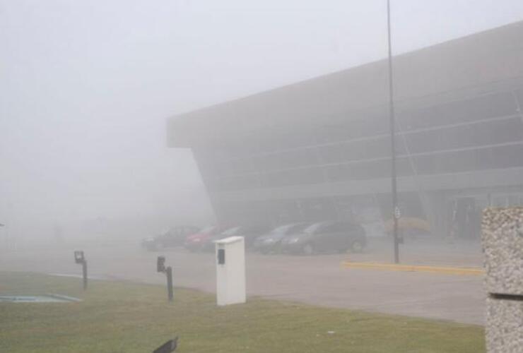 La base aérea se encuentra inoperable a raiz de la intensa niebla.