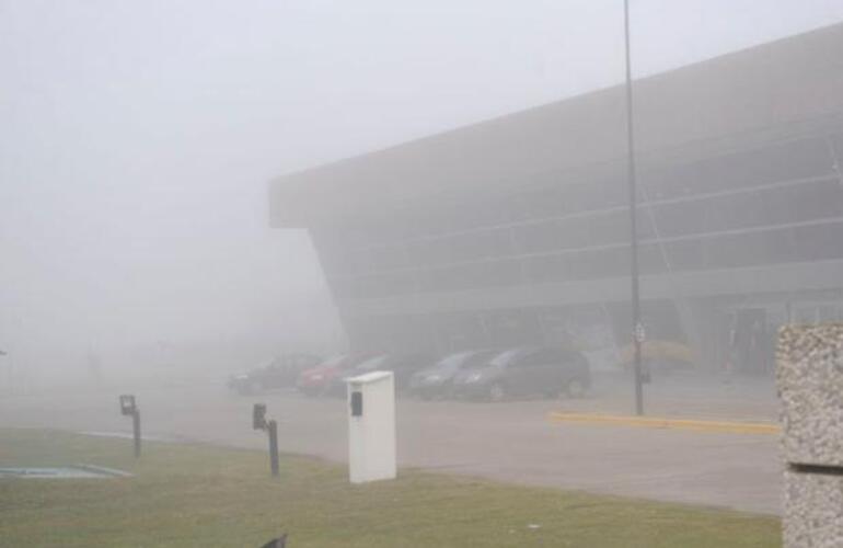 La base aérea se encuentra inoperable a raiz de la intensa niebla.