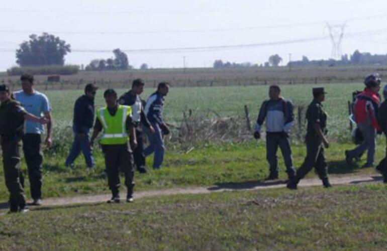 Imagen de Cortan la autopista Rosario-Buenos Aires por temor a un desalojo en Villa Gobernador G&aacute;lvez