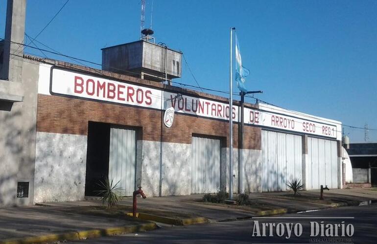 El cuartel está ubicado en Bomberos Voluntarios y San Nicolás