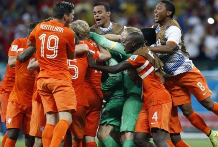 Imagen de Brasil 2014: Holanda le ganó a Costa Rica por penales y será rival de la Selección