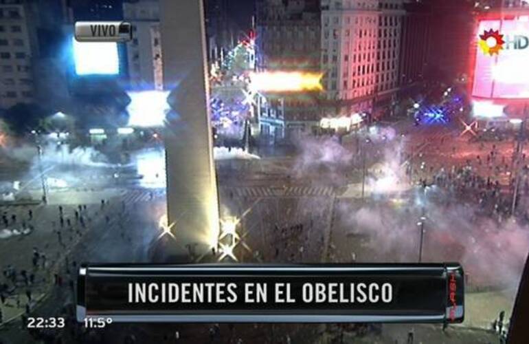 Imagen de Violentos incidentes durante los festejos en el Obelisco