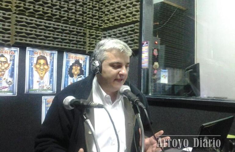 Esper este lunes por la mañana visitó los estudios de Radio Extremo