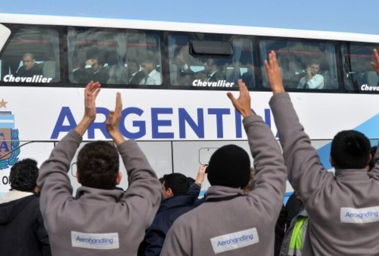 Imagen de Los jugadores argentinos se despidieron del predio de la AFA en Ezeiza