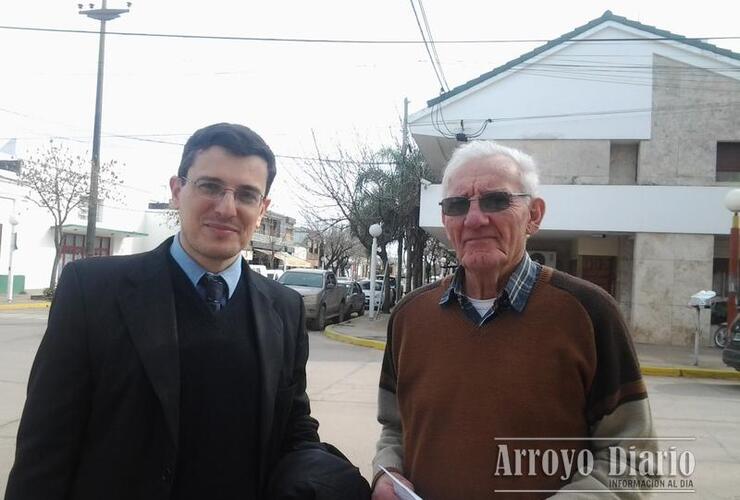 El Dr. Fernando Pietragalli representante legal del Centro y Ovidio Tonda Presidente de la institución local