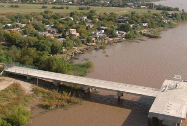 Ya están terminando el muelle de la toma de agua.