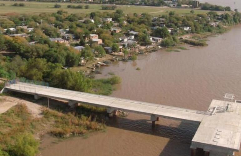 Ya están terminando el muelle de la toma de agua.