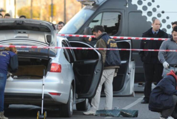 Imagen de Matan a balazos al conductor de un automóvil y le roban un bolso con dinero