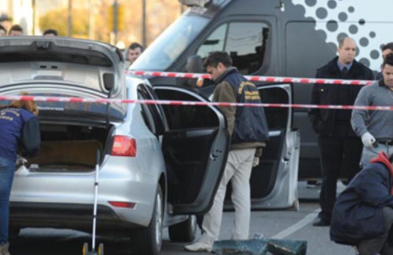 Imagen de Matan a balazos al conductor de un automóvil y le roban un bolso con dinero