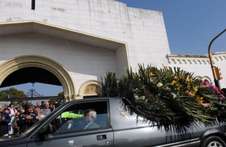 Imagen de Julio Grondona fue despedido en el cementerio de Avellaneda