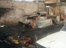 Imagen de Rosario: Quiso rescatar su auto de un incendio y sufrió quemaduras graves