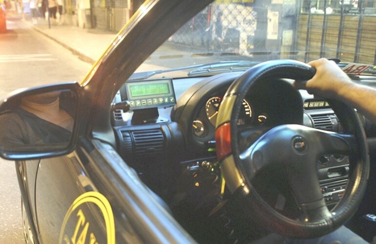 Imagen de Rosario: Denuncia en Twitter permitió detectar a taxista alcoholizado
