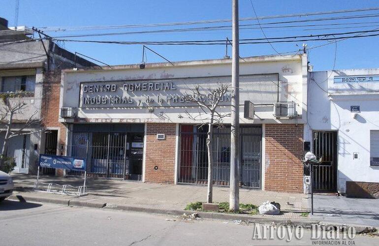 El Centro Comercial tiene su sede en Lisandro de la Torre 250