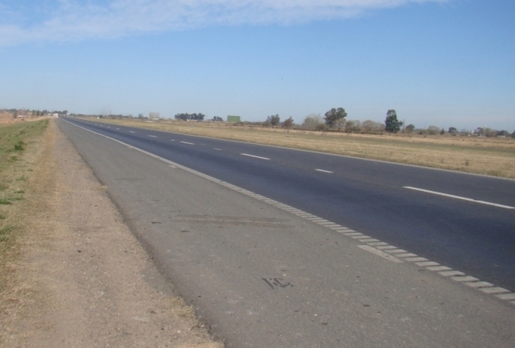 El camión de garrafa fue interceptado en la Autopista Rosario-Buenos en jurisdicción de la Inspección 5ta. Foto: Archivo Periódico Todos.